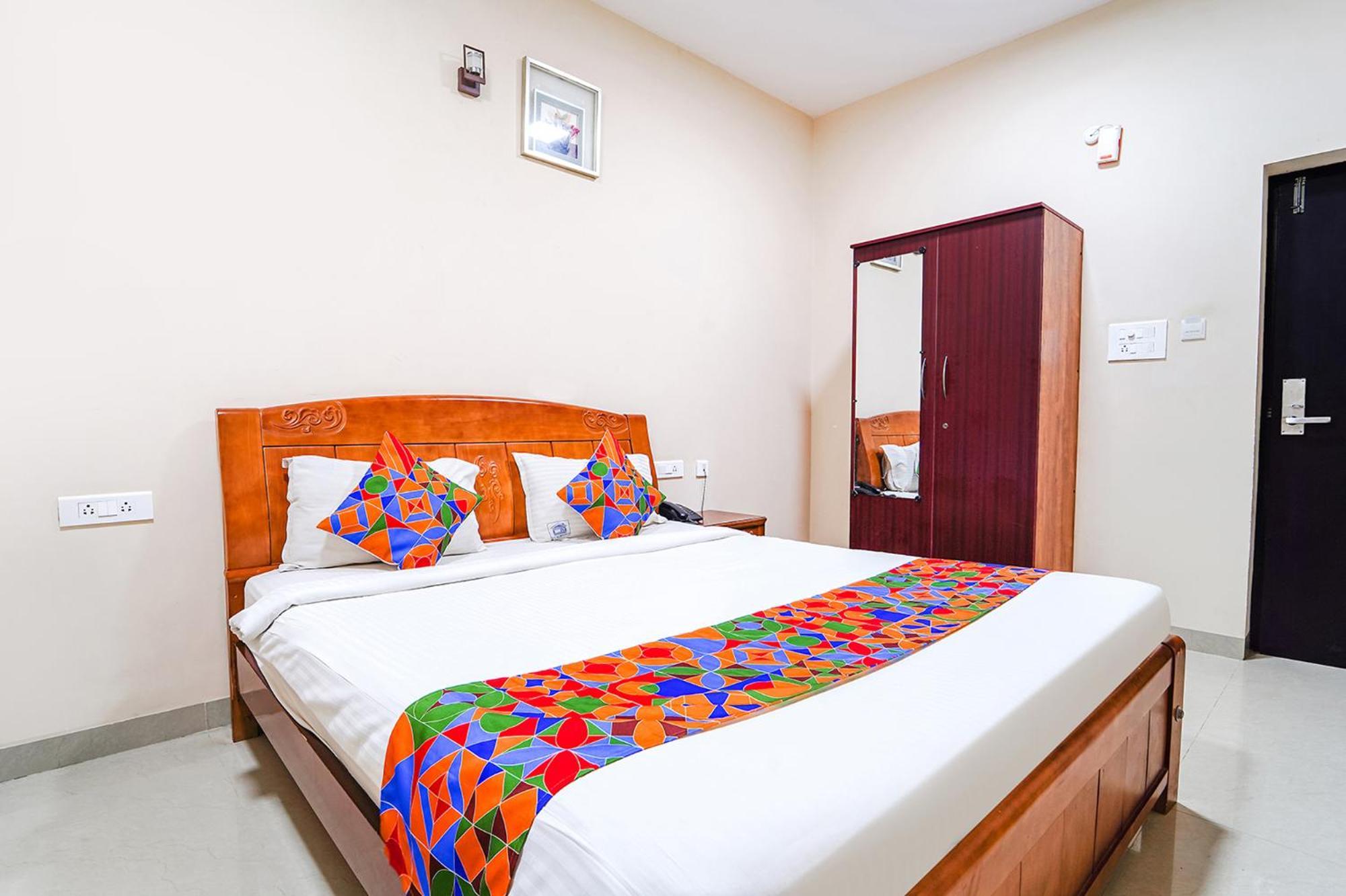 Fabexpress Uv Residency - 700M From Coimbatore International Airport Irugur Exterior foto